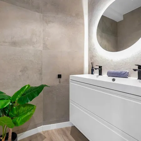Flores Luxury * Malaga